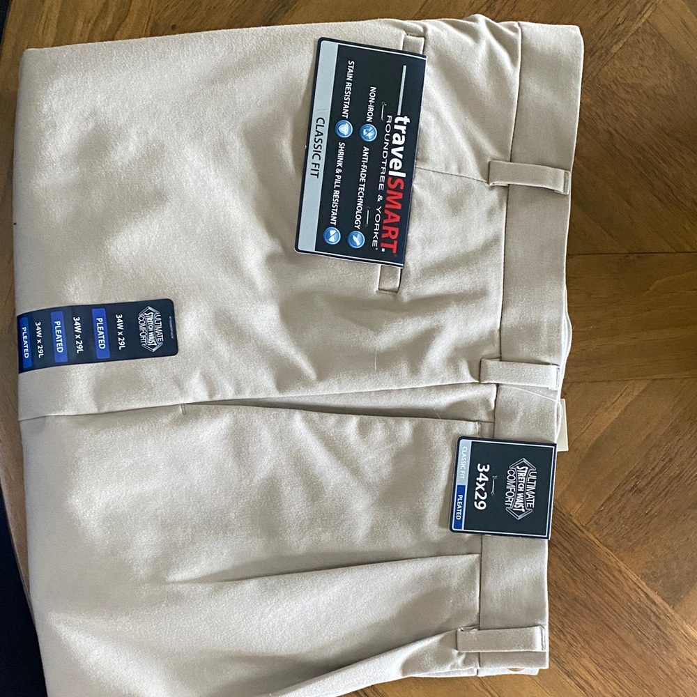 Roundtree & Yorke Khaki Classic Fit Chinos